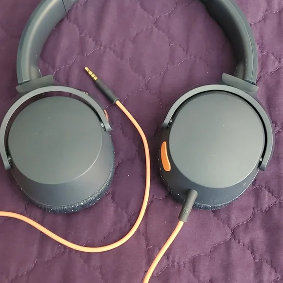 Used - Kids Black and Orange Headphones - Picture 3 of 4